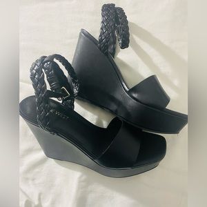 Nine West women shoes size 8 platform wedges